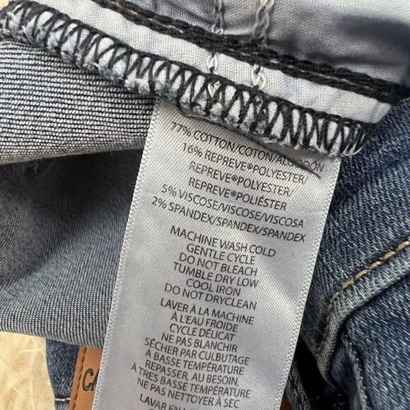 Calvin Klein Jeans Women's Repreve High Rise Buttonfly Jean Short Cotton Size 30 - Picture 8 of 11